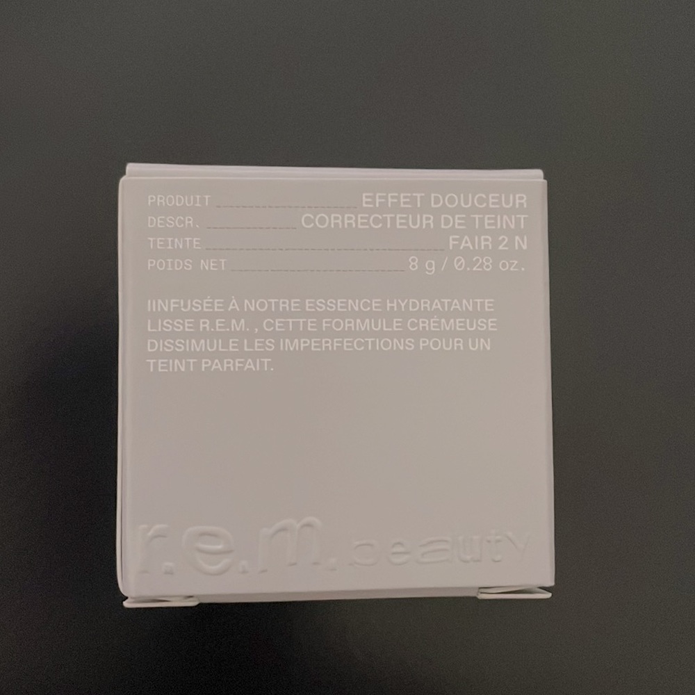 r.e.m. beauty sweetener concealer - Picture 4 of 6